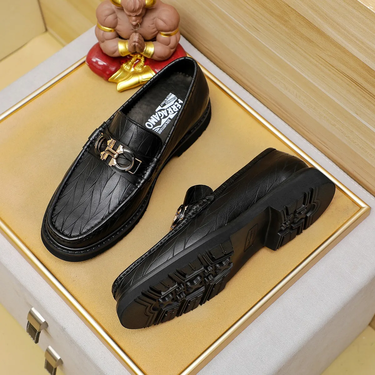 Men's shoes 💰500 Ferragamo [Ferragamo] top imported suit men's shoes 💯Original copy of the official website, product materials: selected imported embossed calfskin + luxury hardware buckle accessories ~ imported water-dyed cow 🐂 leather lining. Strong three-dimensional visual effect, original combination outsole, multiple colors available😘 Size: 38-44 (.45.46. Customized)